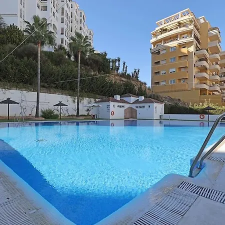 Lovely 2 Bedroom 400m From Port شقة إِستيبونا